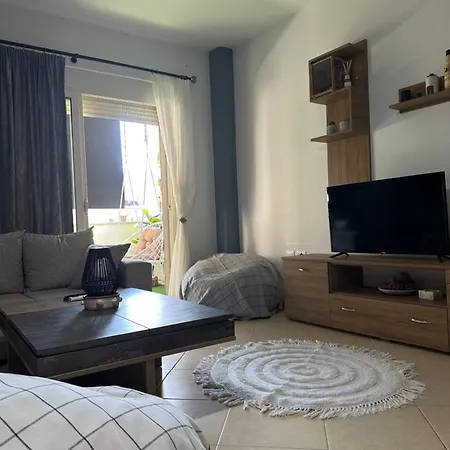 Apartamento Gjonis House *